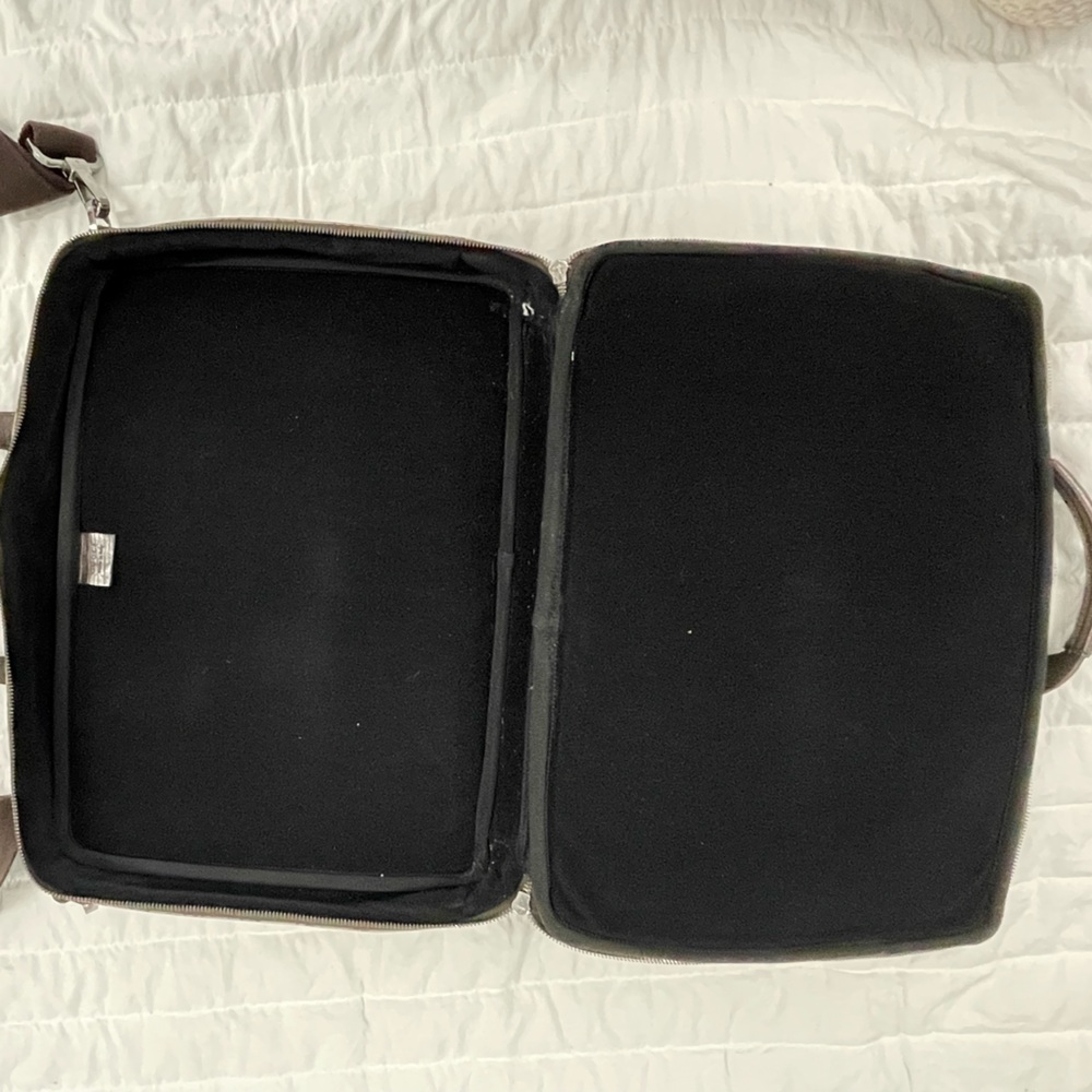 💯AUTHENTIC💯Gucci laptop case. - Picture 6 of 7